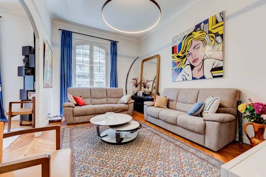 Apartment / Etagenwohnung in Nizza, Alpes-Maritimes