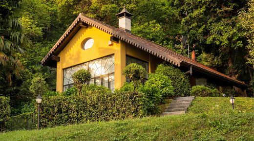 Villa in Meina, Provincia di Novara