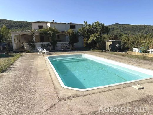 Casa di lusso a Cuges-les-Pins, Bocche del Rodano