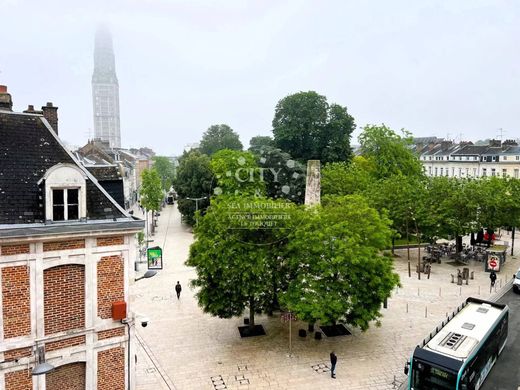 Apartment / Etagenwohnung in Amiens, Somme