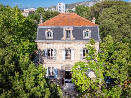 Villa Marsilya, Bouches-du-Rhône