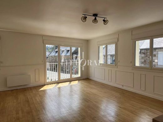 Perros-Guirec, Côtes-d'Armorのアパートメント