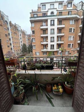 Apartament w Buttes-Chaumont, Villette, Bas Belleville, Paris