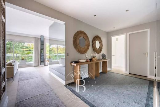 Apartment in Le Chesnay, Yvelines