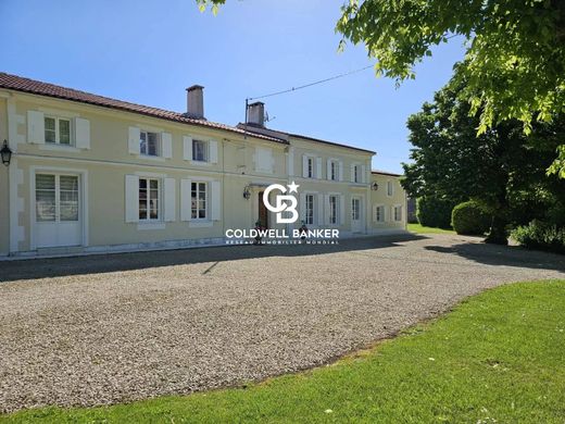 Luxury home in Migron, Charente-Maritime