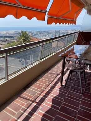 Apartment / Etagenwohnung in Nizza, Alpes-Maritimes