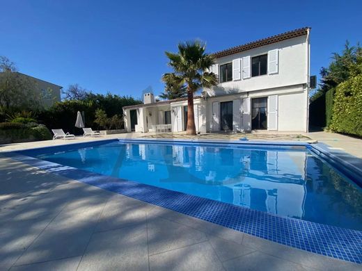 Villa in Villeneuve-Loubet, Alpes-Maritimes