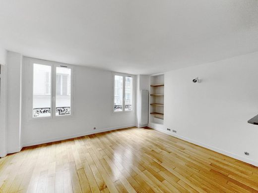 Apartment in Montorgueil, Sentier, Vivienne-Gaillon, Paris
