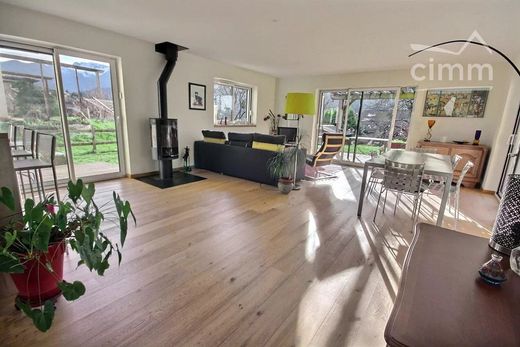 Luxury home in La Chapelle-Blanche, Savoy