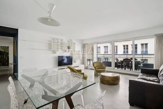 Apartment in Tour Eiffel, Invalides – Ecole Militaire, Saint-Thomas d’Aquin, Paris