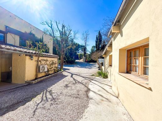 Roquefort-les-Pins, Alpes-Maritimesの高級住宅