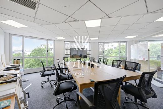 Ofis Champs-Elysées, Madeleine, Triangle d’or, Paris