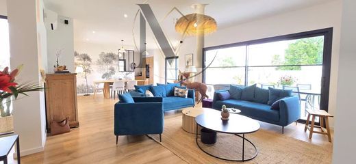 Villa in Pau, Pyrénées-Atlantiques