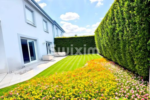 Luxe woning in Gex, Ain