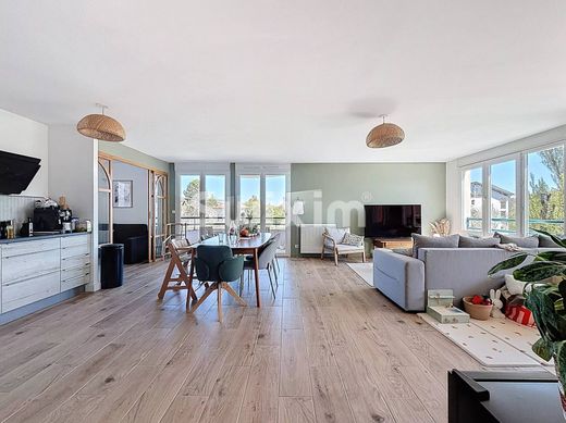 Apartment in Divonne-les-Bains, Ain