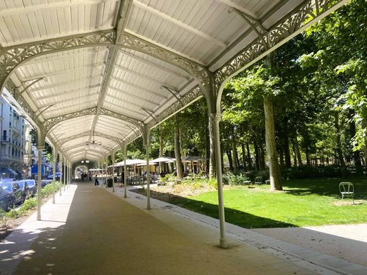 Apartment / Etagenwohnung in Vichy, Allier