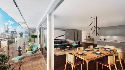 Apartment in Montmartre, Abbesses, Grandes-Carrières, Paris