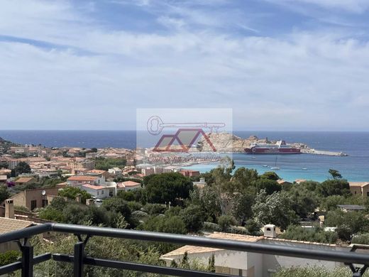 Maison de luxe à L'Île-Rousse, Haute-Corse