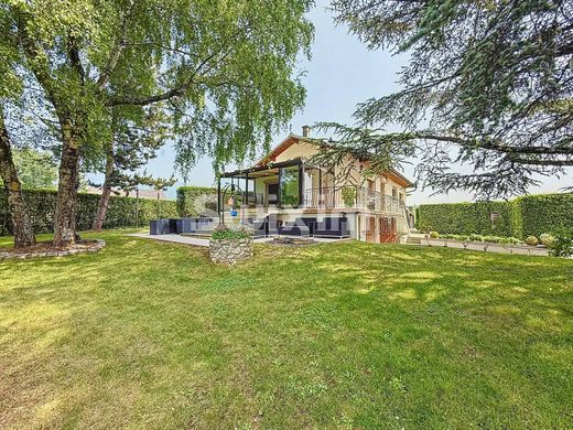 Luxury home in Cessy, Ain