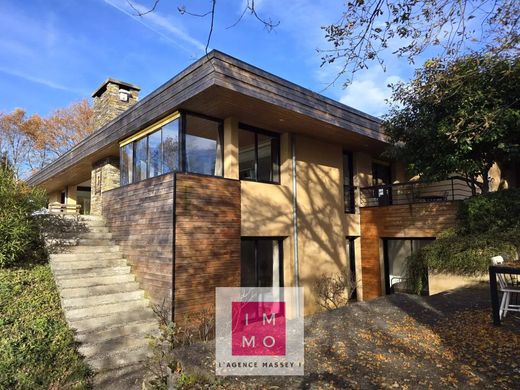 منزل ﻓﻲ Lannemezan, Hautes-Pyrénées