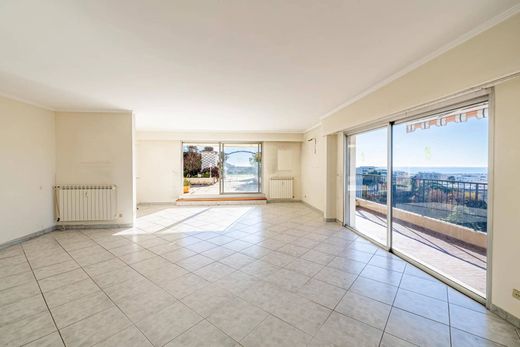 Apartment / Etagenwohnung in Nizza, Alpes-Maritimes