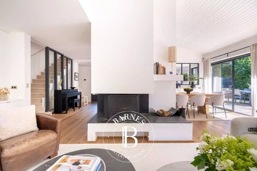 Πολυτελή κατοικία σε La Celle-Saint-Cloud, Yvelines