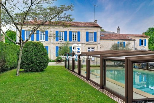 Luxury home in Vouhé, Charente-Maritime