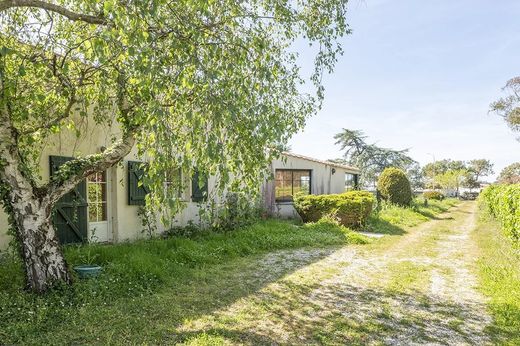 Luxury home in Fouras, Charente-Maritime