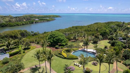 Apartment in Roches Noire, Rivière du Rempart District