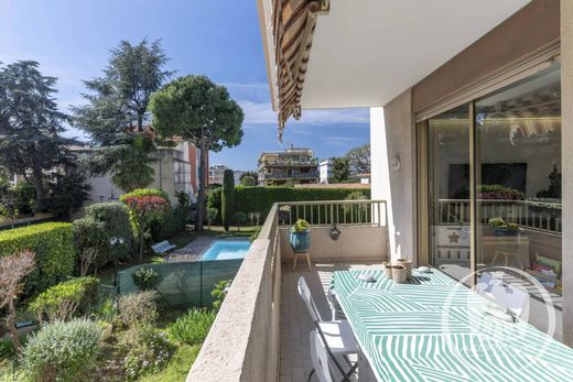 Apartment in Saint-Laurent-du-Var, Alpes-Maritimes