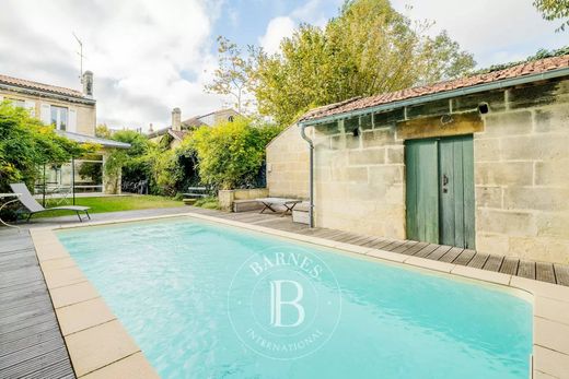 Casa di lusso a Le Bouscat, Gironda