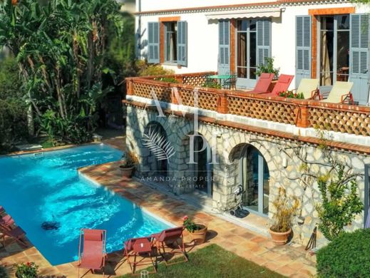Apartment / Etagenwohnung in Cannes, Alpes-Maritimes