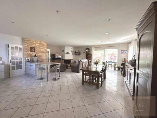 Luxury home in Gujan-Mestras, Gironde
