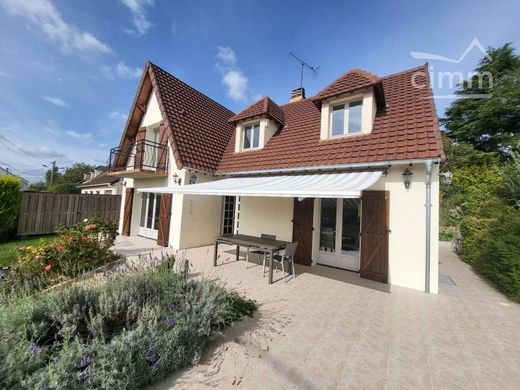 Luxe woning in Le Thillay, Val d'Oise