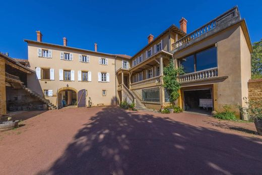 Luxe woning in Lentilly, Rhône