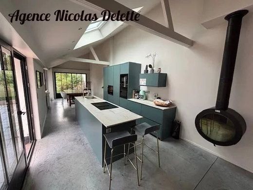 Элитный дом, Bousbecque, North