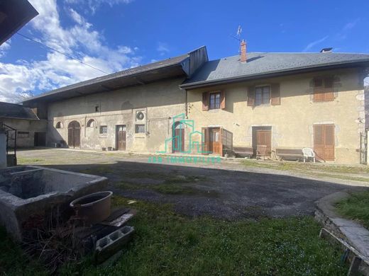 Demeure ou Maison de Campagne à Les Marches, Savoie