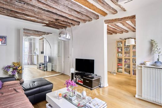 Apartment in Tour Eiffel, Invalides – Ecole Militaire, Saint-Thomas d’Aquin, Paris