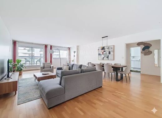 エッフェル塔　アンヴァリッド-エコール・ミリテール　サン・トーマ・ダカン, Parisのアパートメント