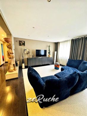 Apartment in Caen, Calvados