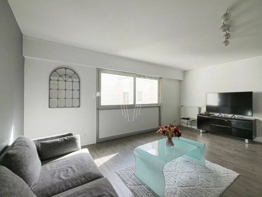 Apartment in La Muette, Auteuil, Porte Dauphine, Paris