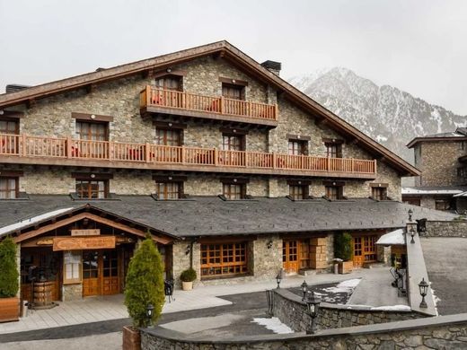 Hotel in Os de Civís, Province of Lleida