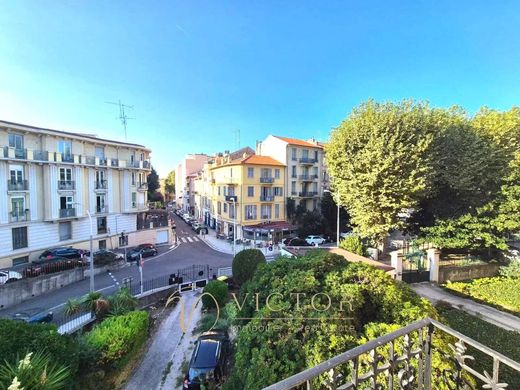 Apartment / Etagenwohnung in Nizza, Alpes-Maritimes