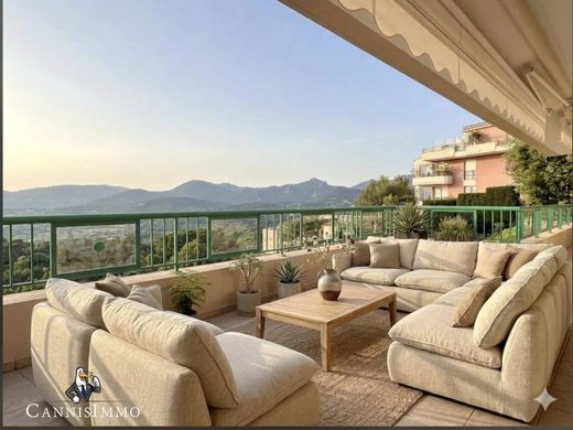 Apartment in Mandelieu-la-Napoule, Alpes-Maritimes