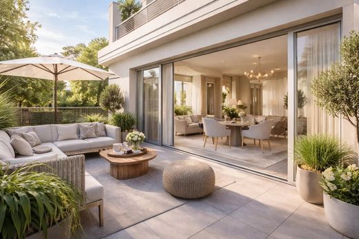 Apartment in Fontenay-aux-Roses, Hauts-de-Seine