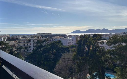 Apartment / Etagenwohnung in Cannes, Alpes-Maritimes