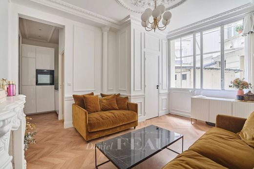 Apartment in Tour Eiffel, Invalides – Ecole Militaire, Saint-Thomas d’Aquin, Paris