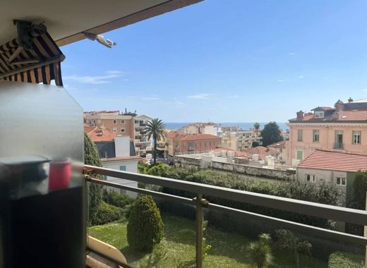 Apartment / Etagenwohnung in Beaulieu-sur-Mer, Alpes-Maritimes