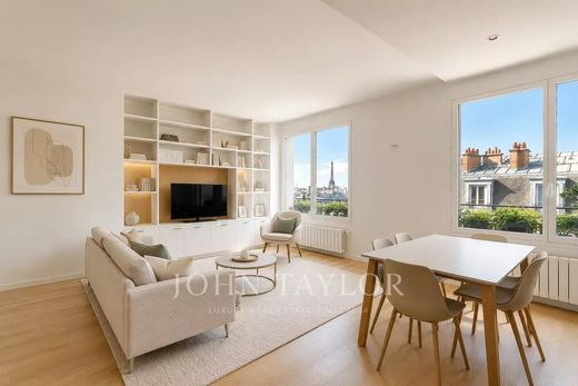Apartment in Saint-Germain, Odéon, Monnaie, Paris