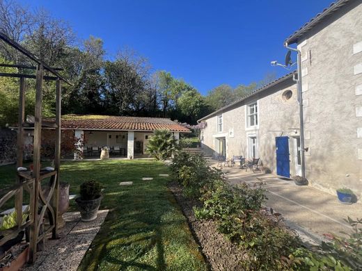 Luxury home in Lhommaizé, Vienne